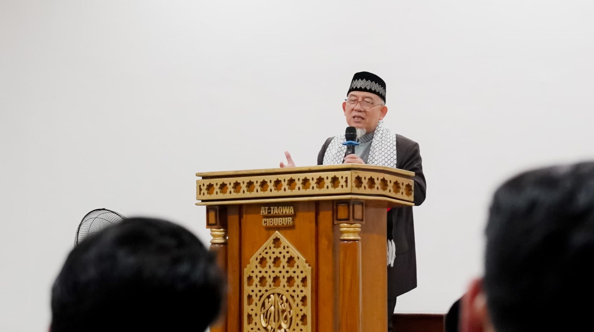 Menghidupkan Budaya Literasi: YAYASAN MATAIN Gelar Pelatihan Menulis Bersama Imaam Yakhsyallah Mansur